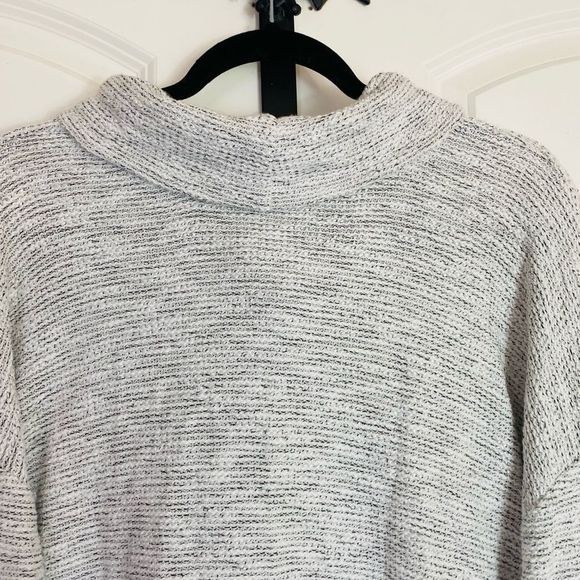 LIVI Cowl-Neck Textured Top, Drawstring bottom, Pockets, stretch, size 22-24 - Picture 7 of 15